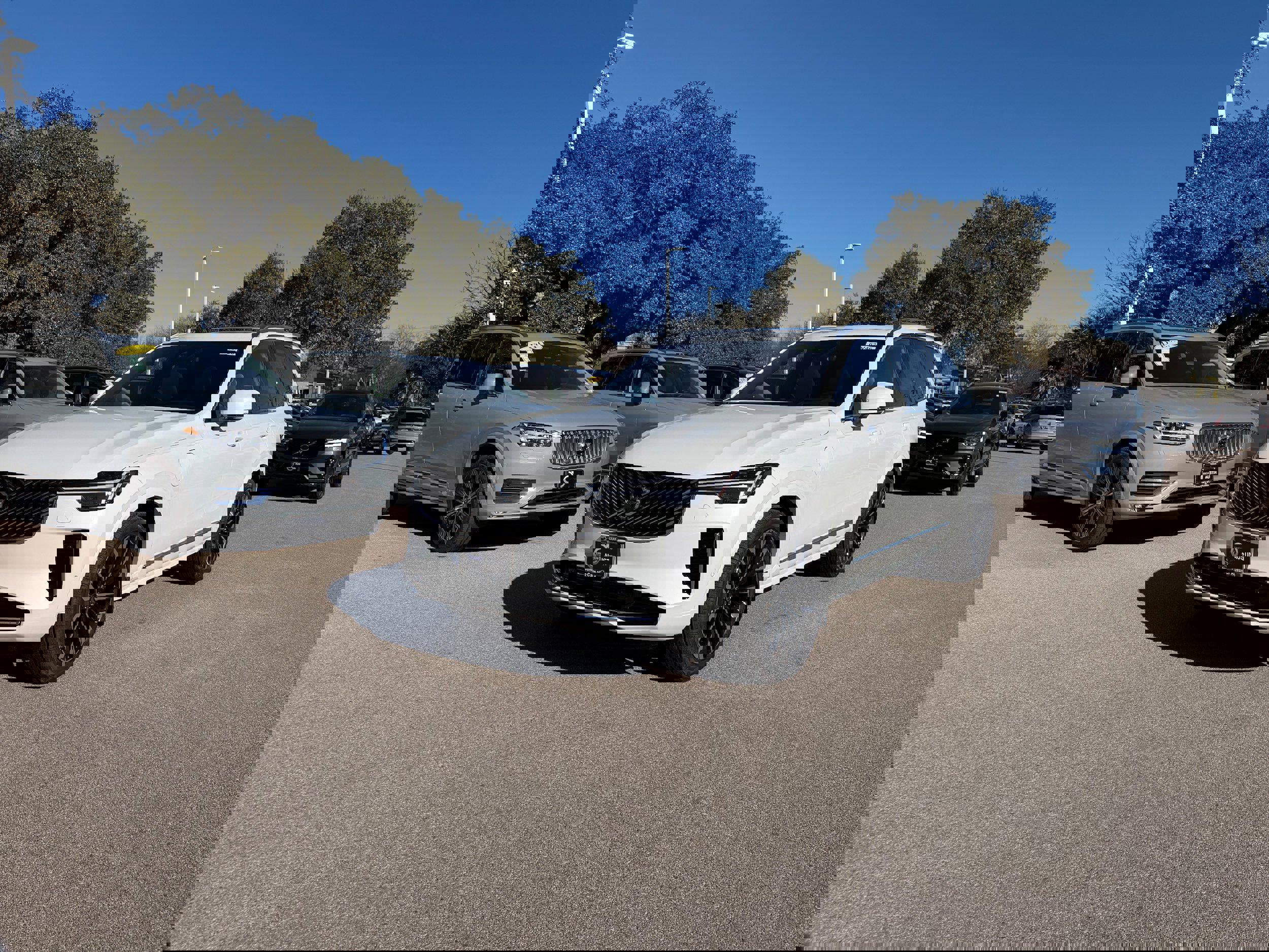 New 2026 Volvo XC90 T8 Ultra w/ Lounge Package image 2