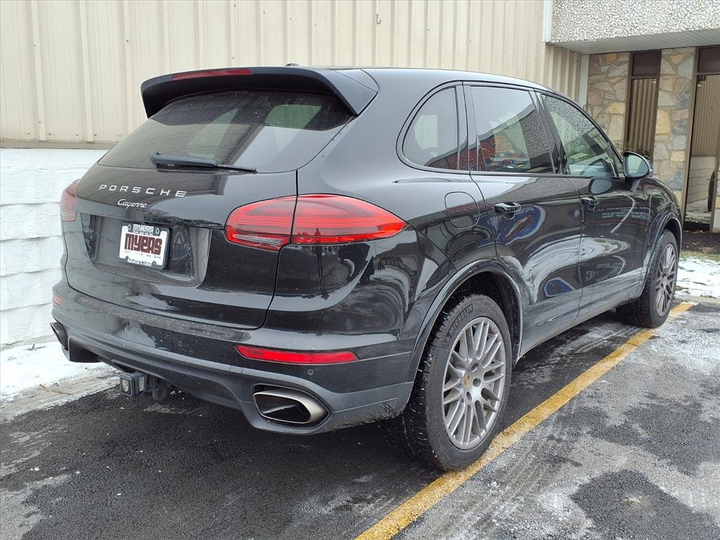 Used 2017 Porsche Cayenne Platinum Edition image 31