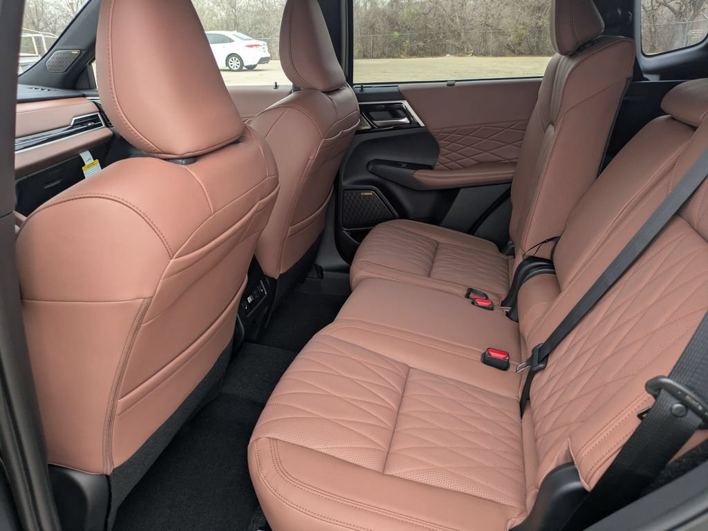 New 2026 Mitsubishi Outlander SEL FWD image 13