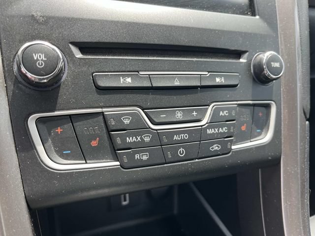 Used 2017 Ford Fusion SE w/ Fusion SE Technology Package FWD image 36