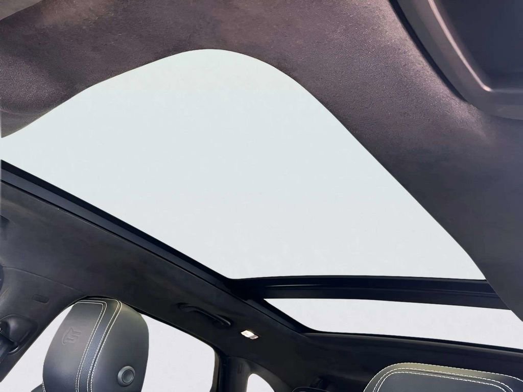 Used 2020 Jaguar F-PACE S image 15