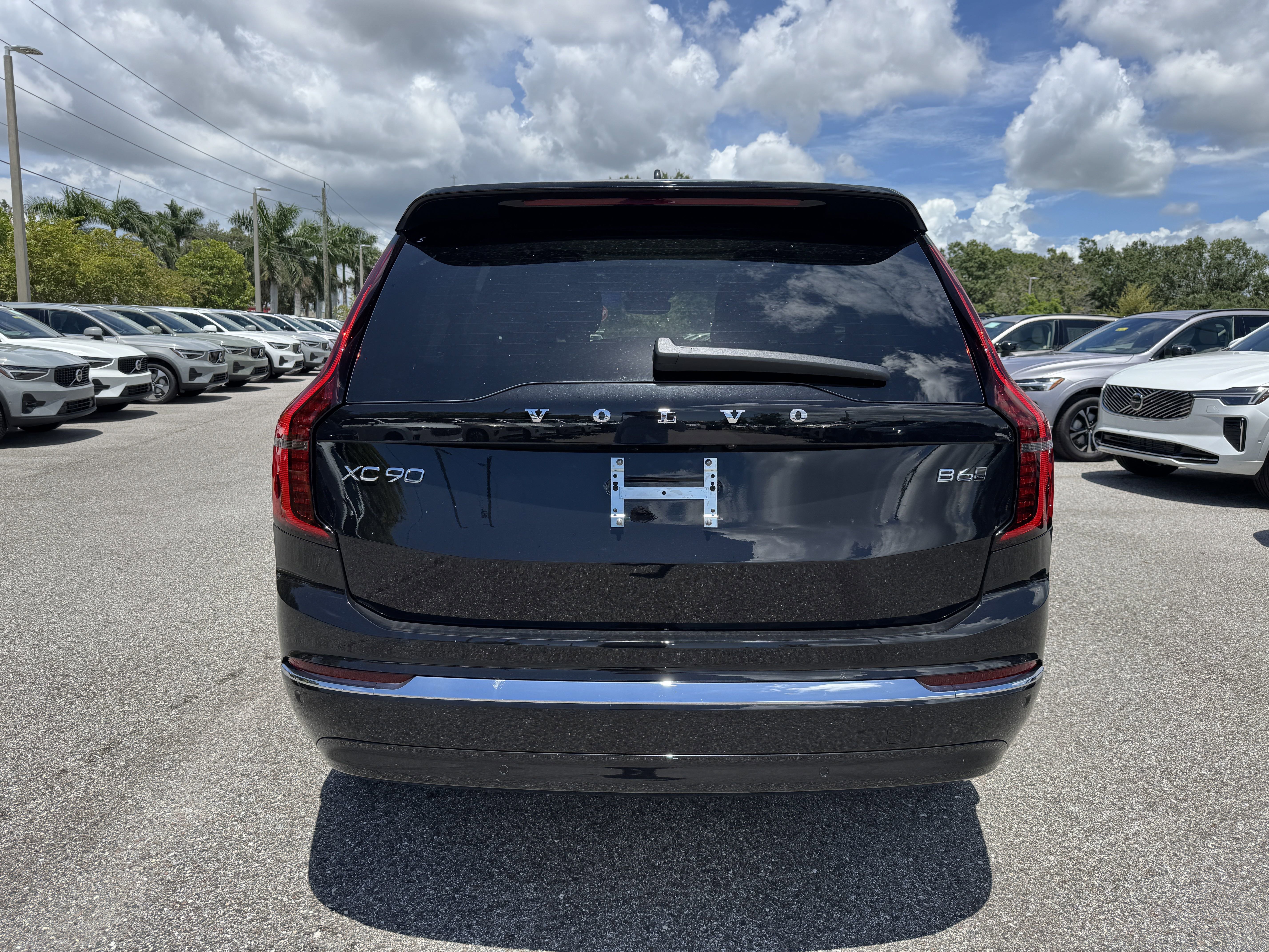 New 2026 Volvo XC90 B6 Core image 4