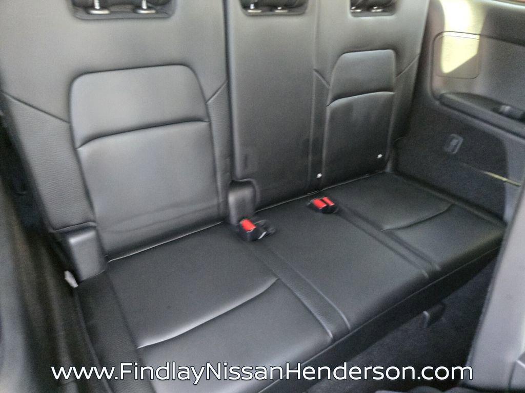 Used 2025 Nissan Pathfinder SL FWD image 15