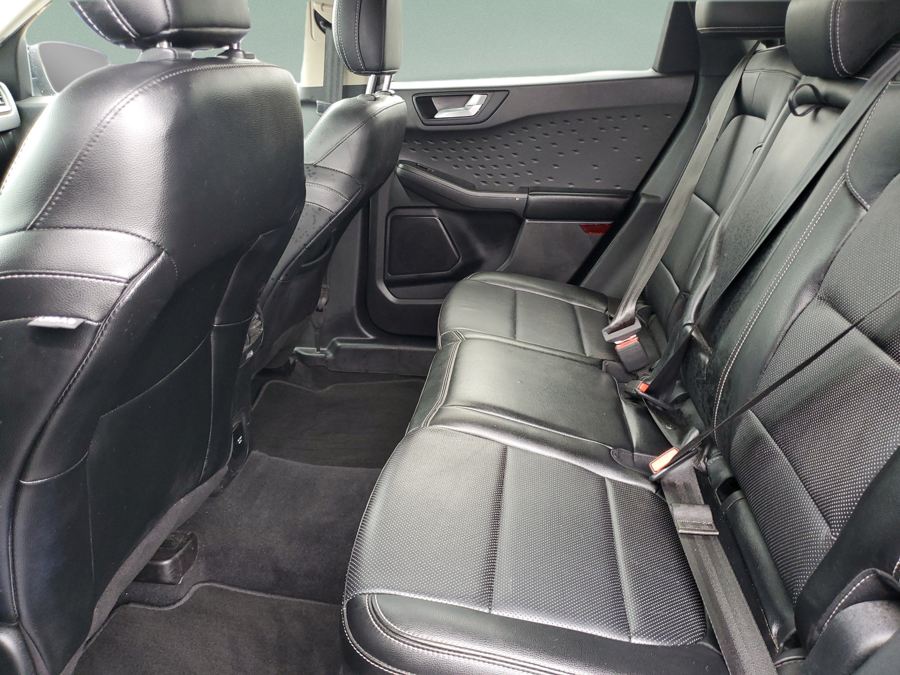 Certified 2020 Ford Escape Titanium AWD/4WD image 9