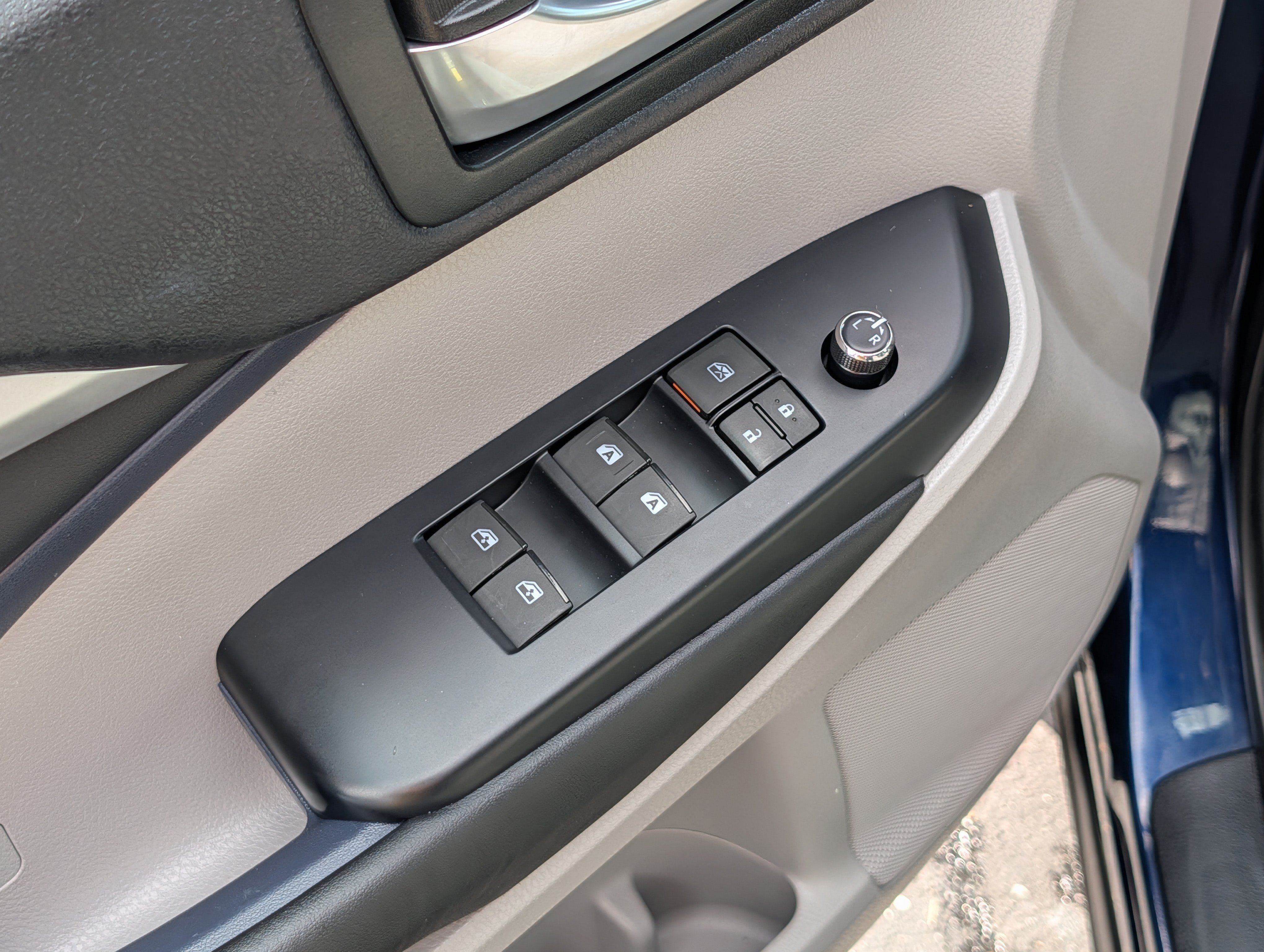 Used 2015 Toyota Highlander XLE AWD/4WD image 19