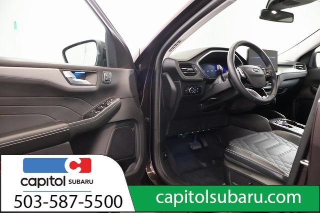 Used 2023 Ford Escape Platinum w/ Premium Technology Package AWD/4WD image 10