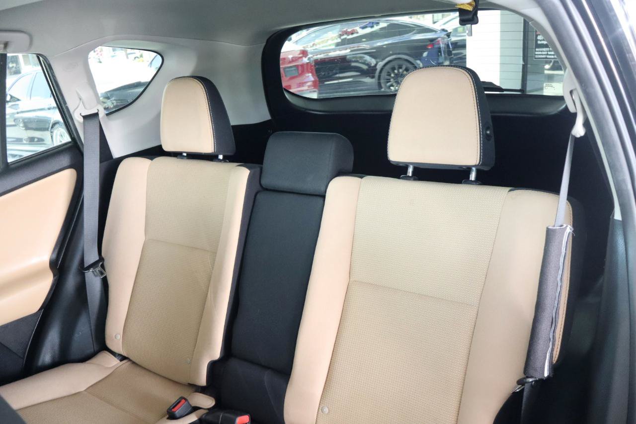 Used 2017 Toyota RAV4 XLE w/ All Weather Liner Package AWD/4WD image 32