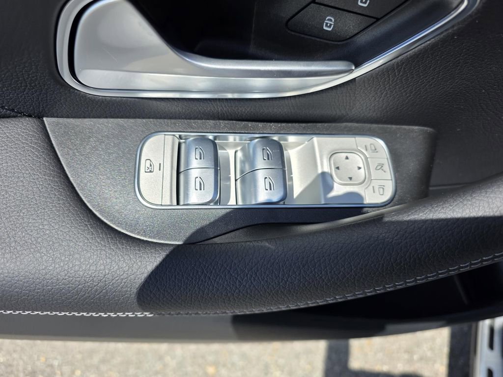 New 2026 Mercedes-Benz GLS 580 4MATIC image 12