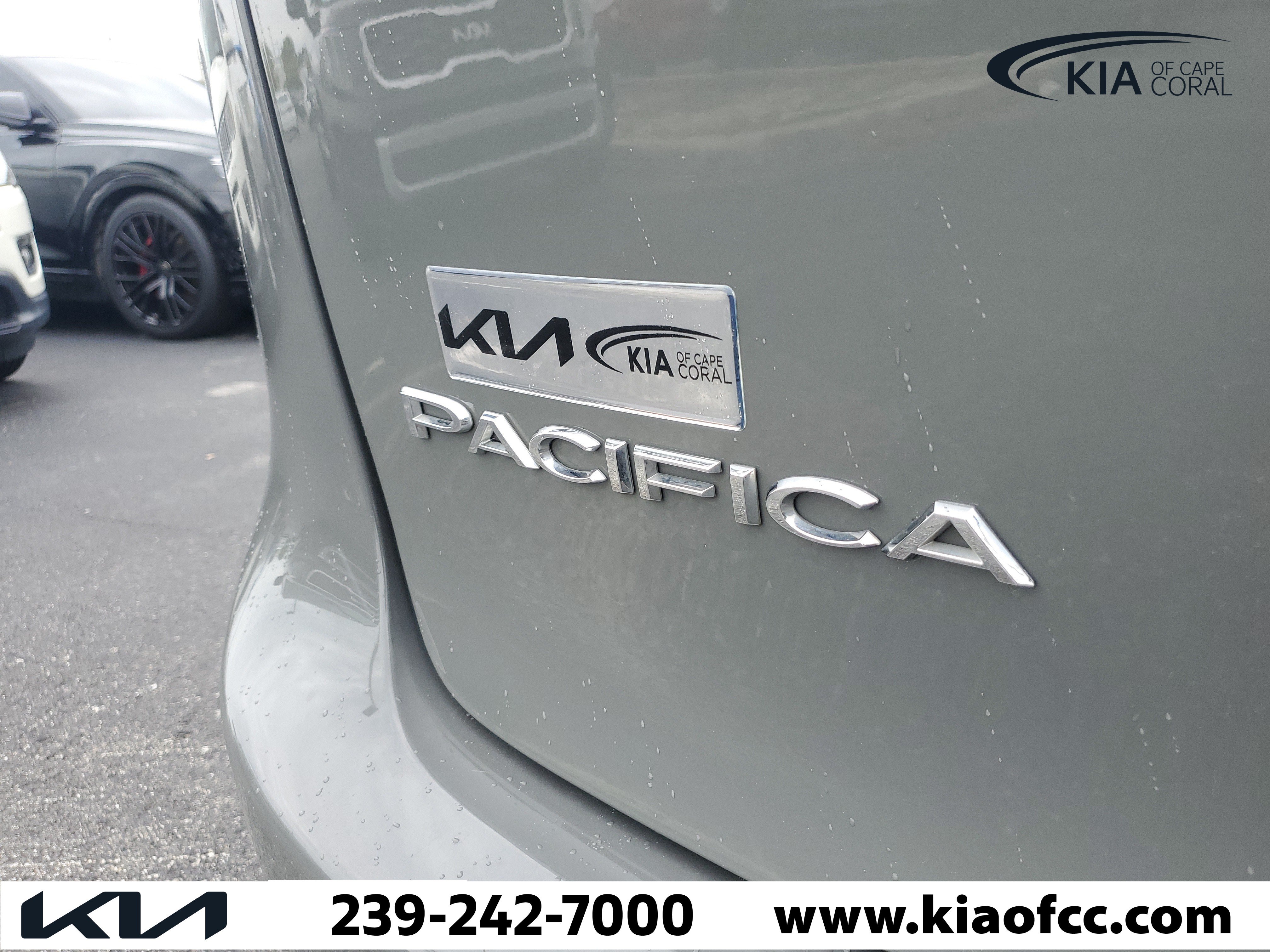 Used 2022 Chrysler Pacifica Limited FWD image 6