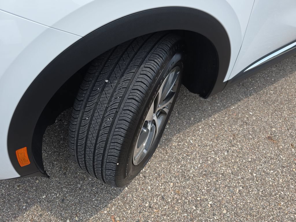 Certified 2023 Buick Envision Essence AWD/4WD image 35