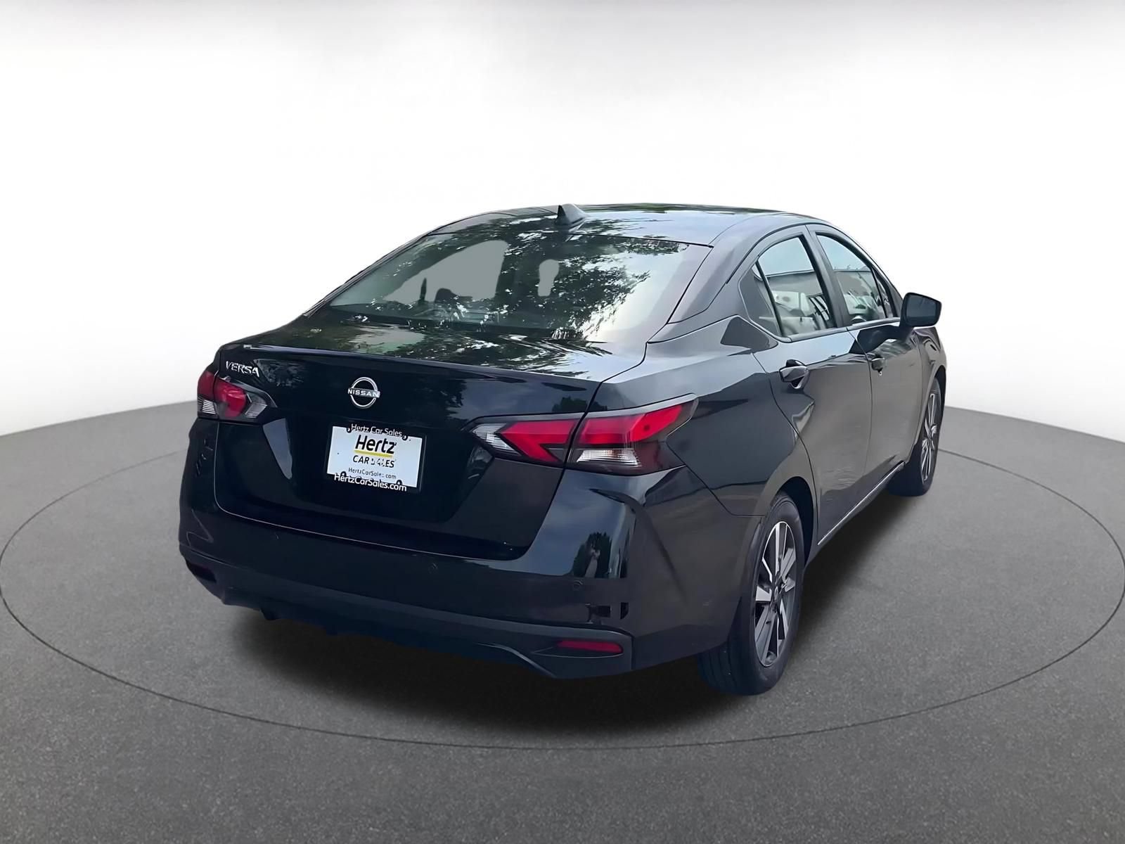 Used 2025 Nissan Versa SV FWD image 15