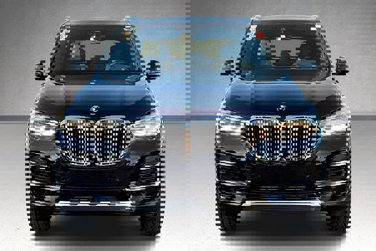 Used 2022 BMW X5 xDrive40i w/ Premium Package image 3