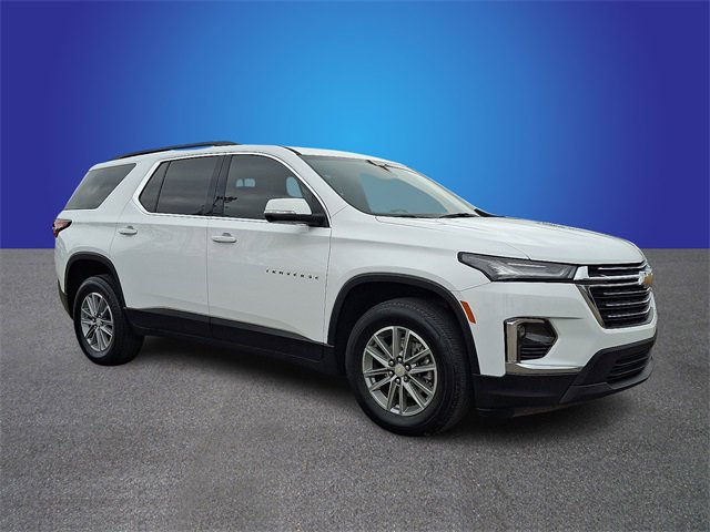 Used 2023 Chevrolet Traverse LT image 3