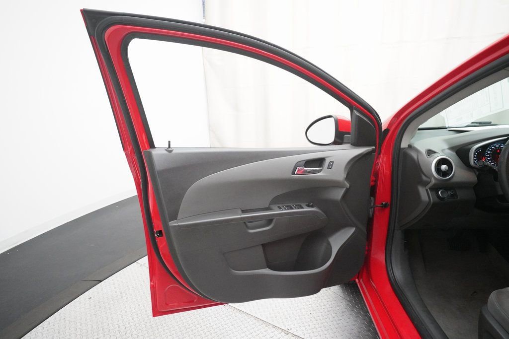 Used 2017 Chevrolet Sonic LT image 27