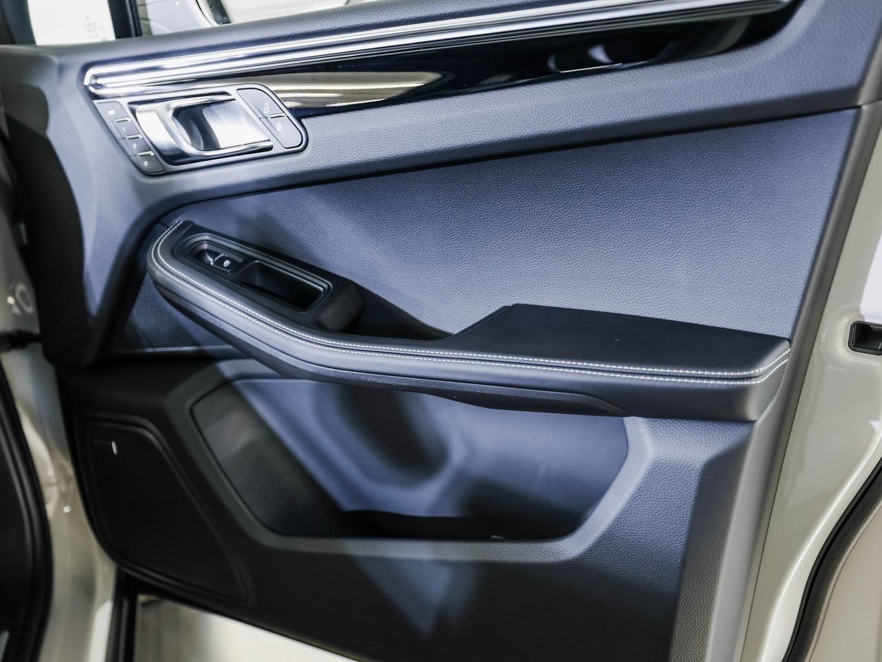 New 2026 Porsche Macan S AWD/4WD image 27