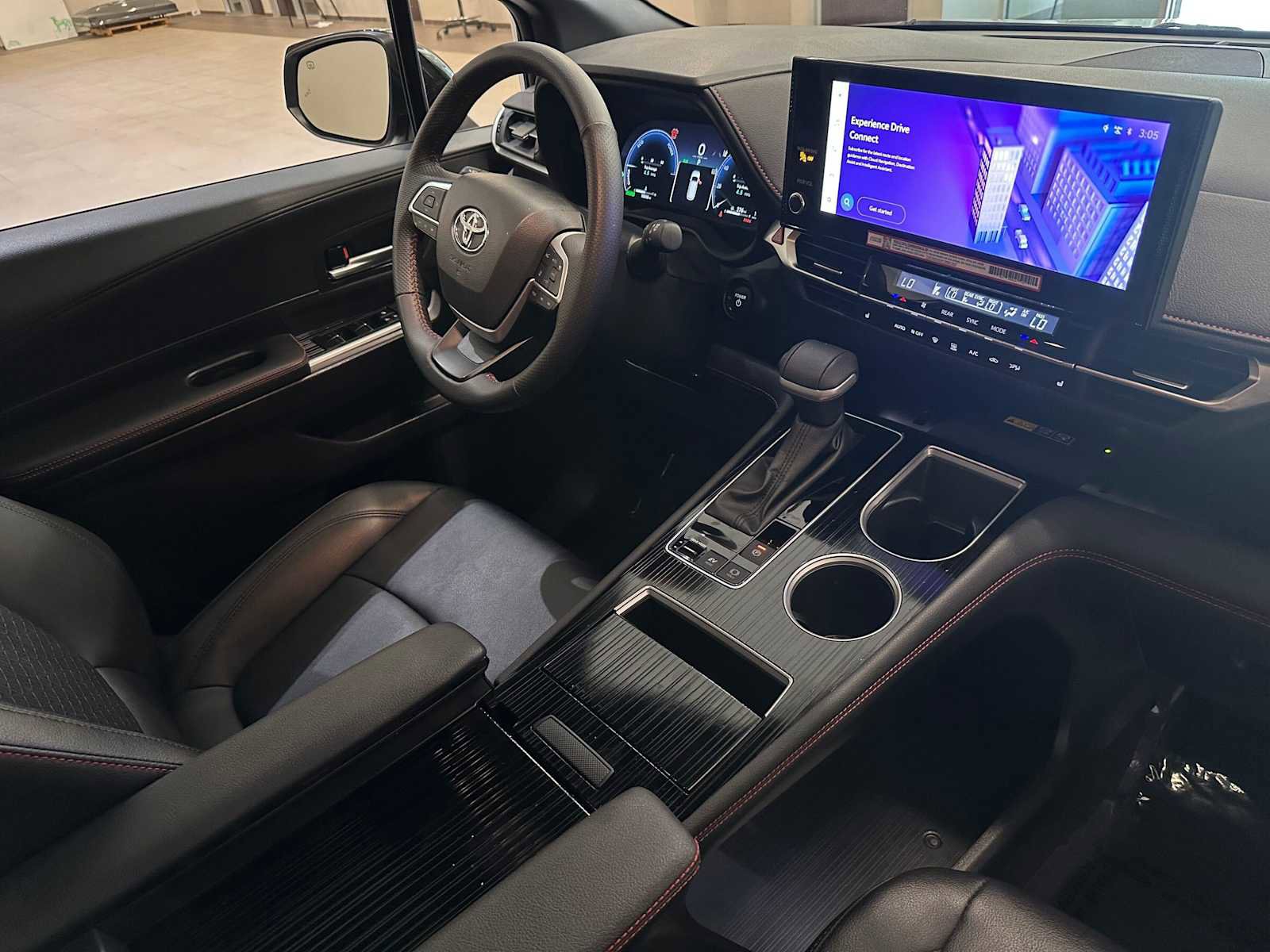 Certified 2025 Toyota Sienna XSE image 29