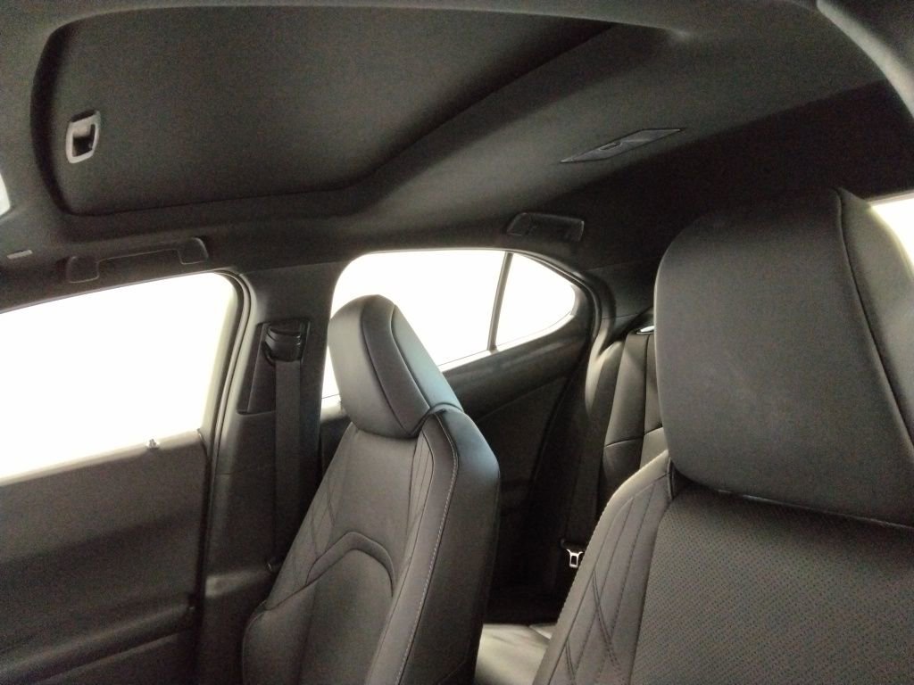 Used 2023 Lexus UX 250h AWD w/ Accessory Package (Z2) image 26