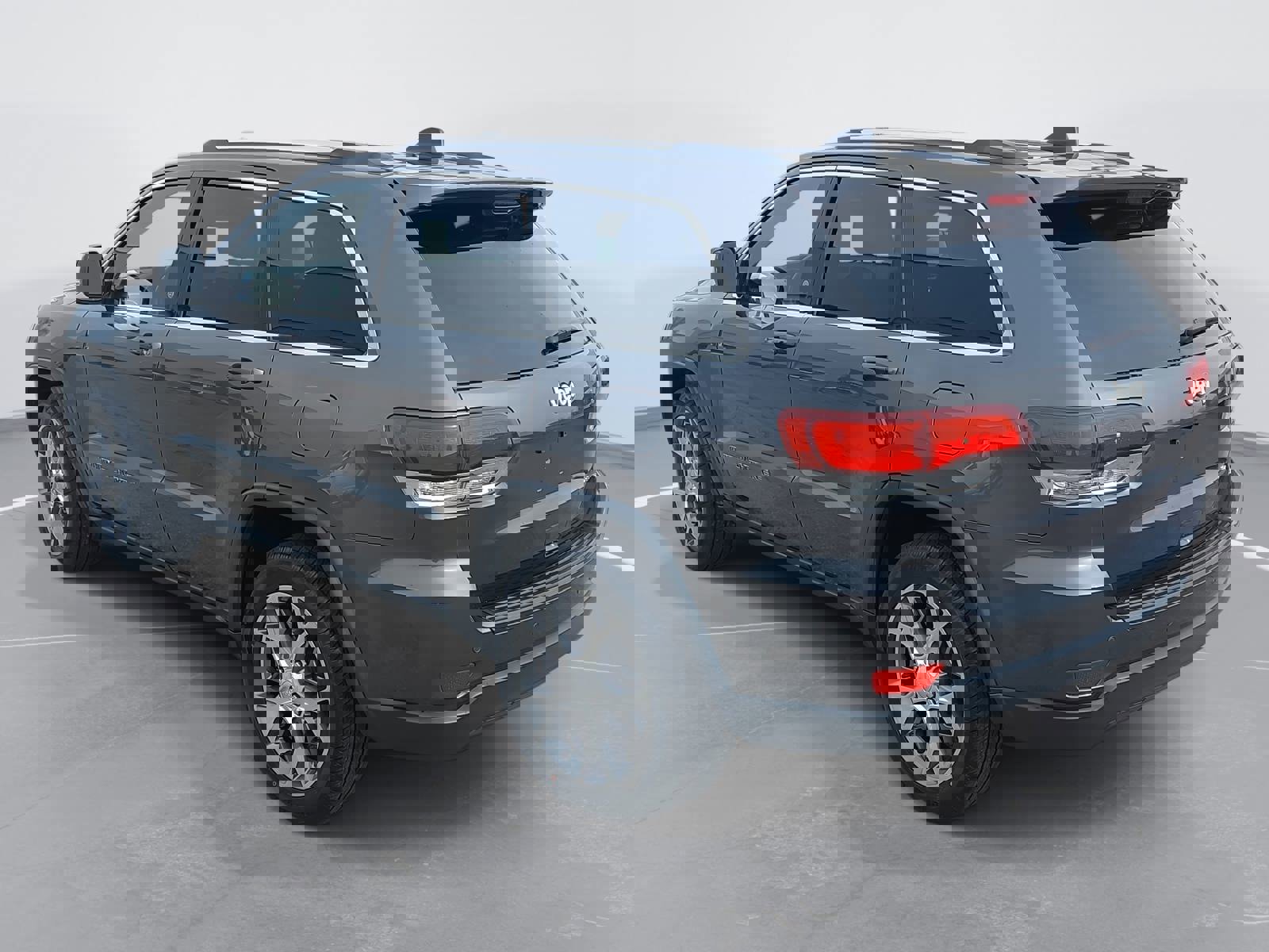 Used 2021 Jeep Grand Cherokee Laredo image 7