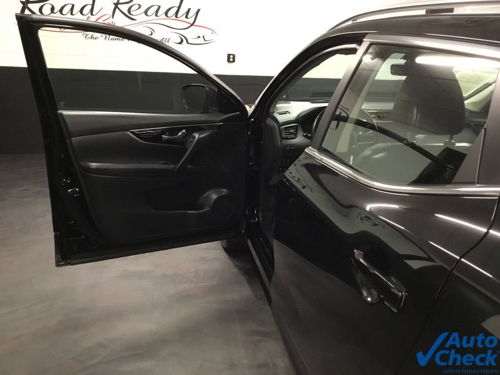 Used 2018 Nissan Rogue Sport SL w/ SL Premium Package AWD/4WD image 18