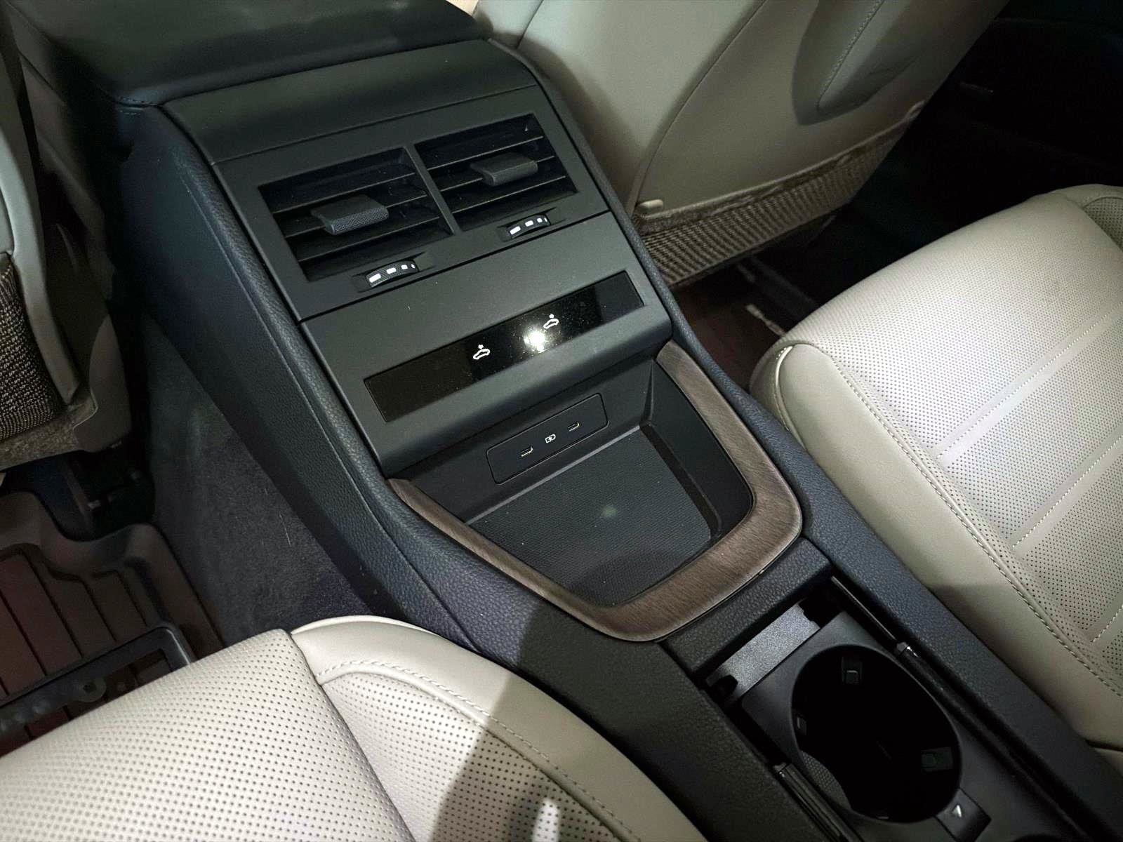 Certified 2025 Porsche Panamera RWD image 17