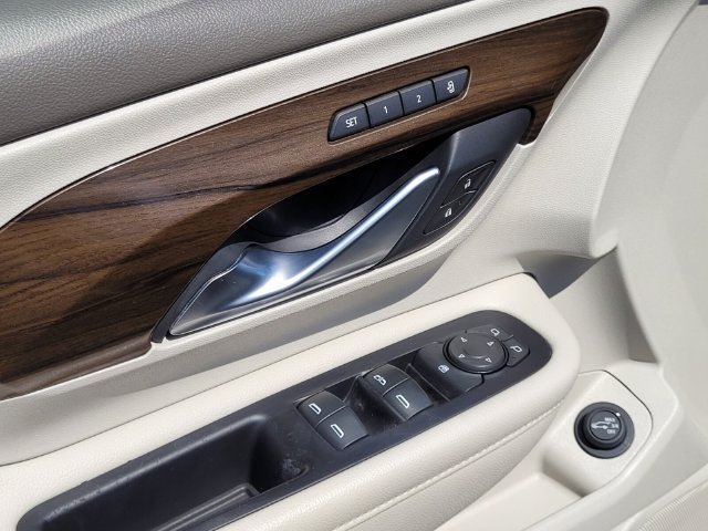 Used 2020 GMC Terrain Denali w/ Denali Premium Package FWD image 18