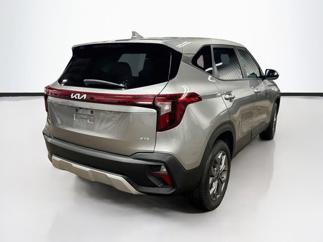 Used 2024 Kia Seltos LX AWD/4WD image 7