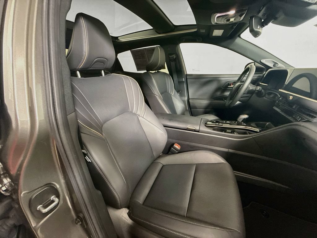 Certified 2024 Toyota Crown AWD/4WD image 27