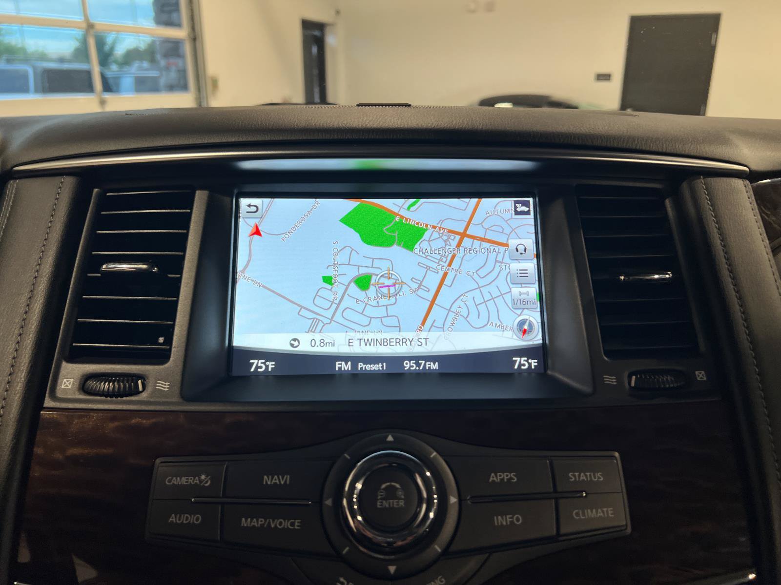 Used 2020 Nissan Armada Platinum w/ Interior Lighting Package AWD/4WD image 17
