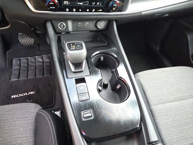 Used 2023 Nissan Rogue SV image 18