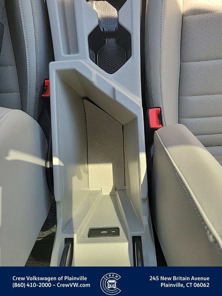 Certified 2024 Volkswagen Jetta SE w/ Panoramic Sunroof Package FWD image 11