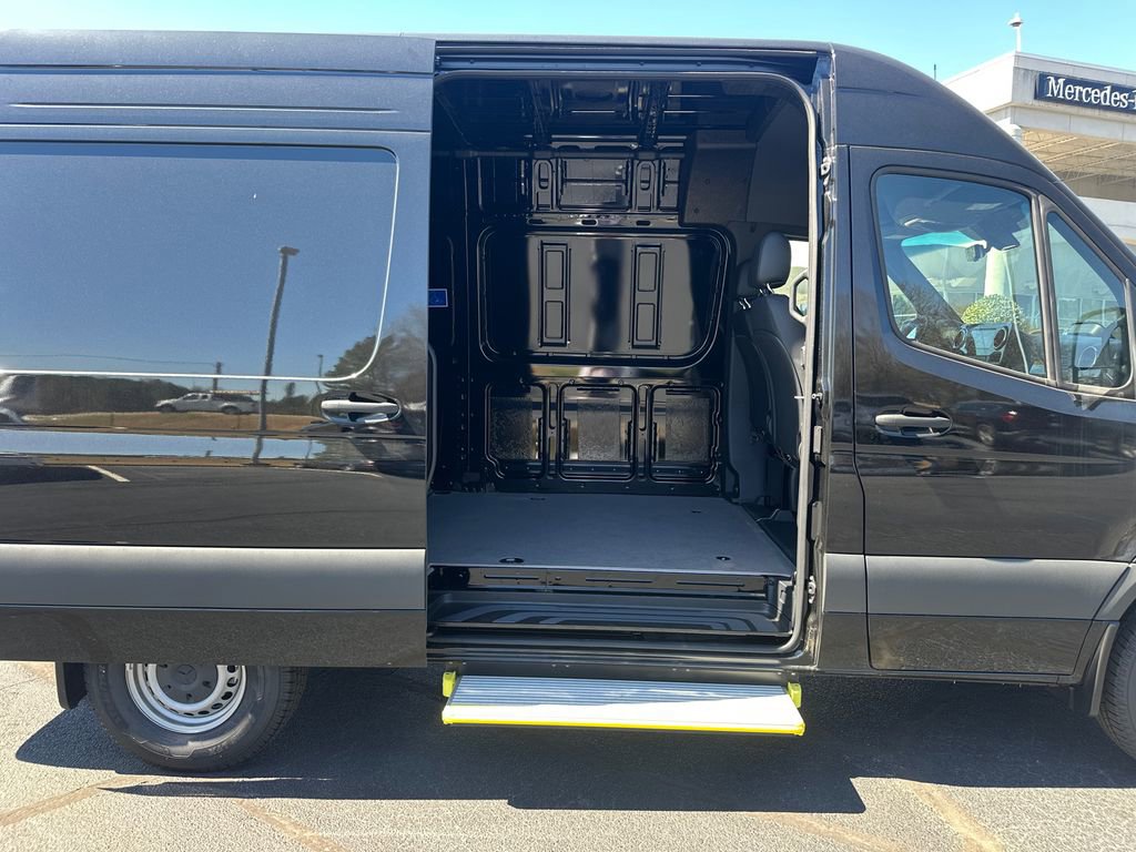 Used 2025 Mercedes-Benz Sprinter 2500 image 17