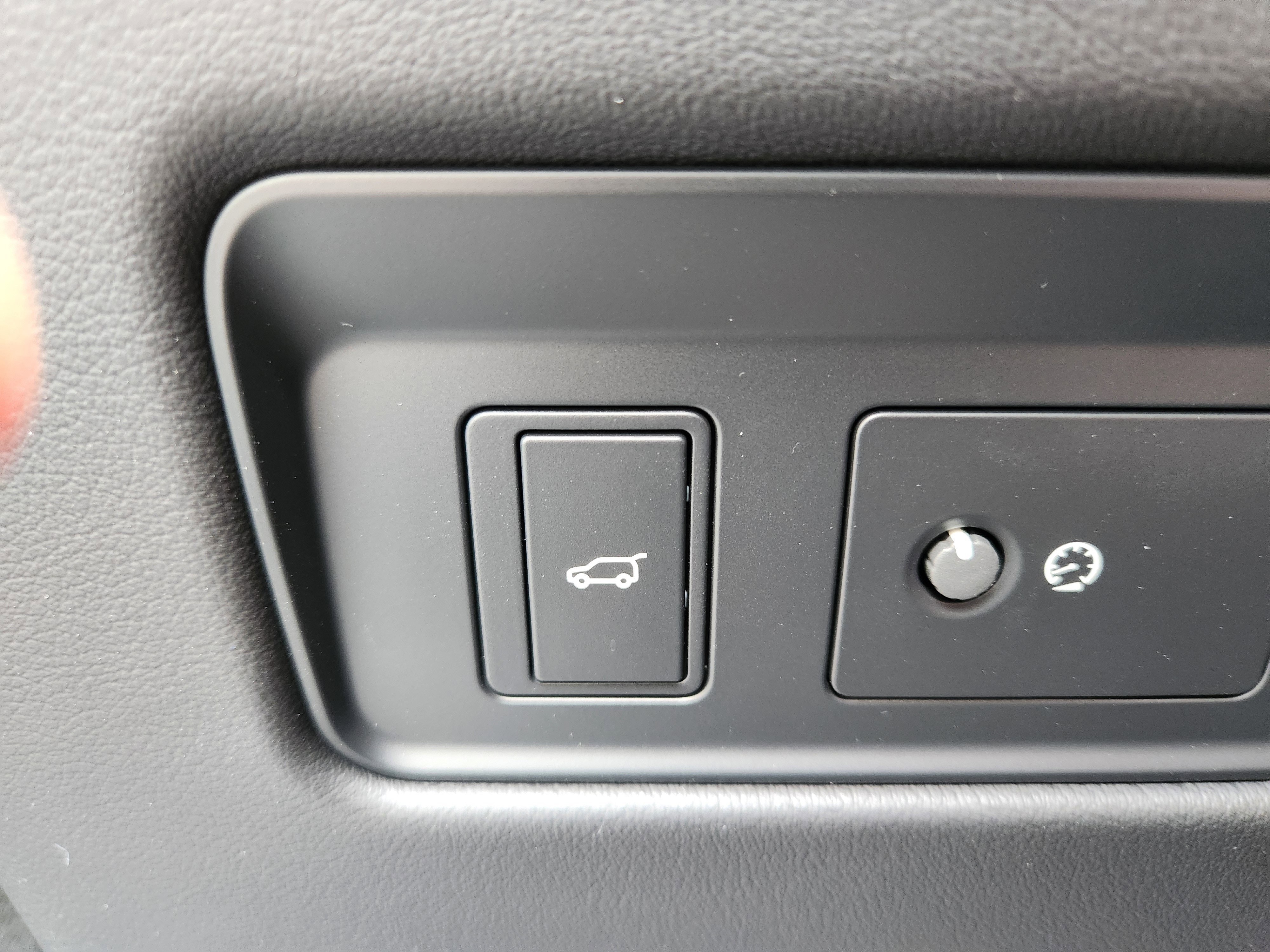 New 2026 Jaguar F-PACE R-Dynamic S image 30