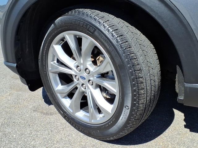 Used 2022 Ford Explorer XLT w/ Equipment Group 202A AWD/4WD image 8
