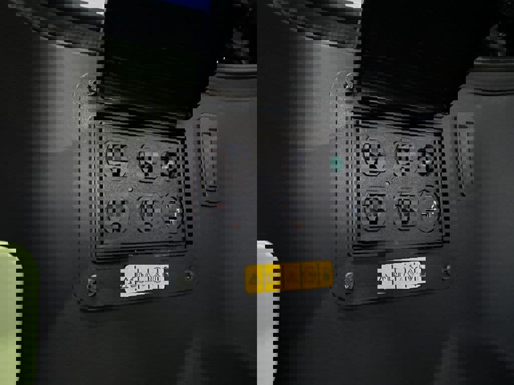 New 2025 Ford F150 Lightning XLT image 70