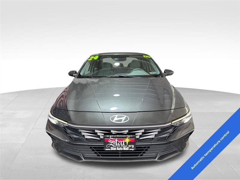 Used 2024 Hyundai Elantra Blue FWD image 2