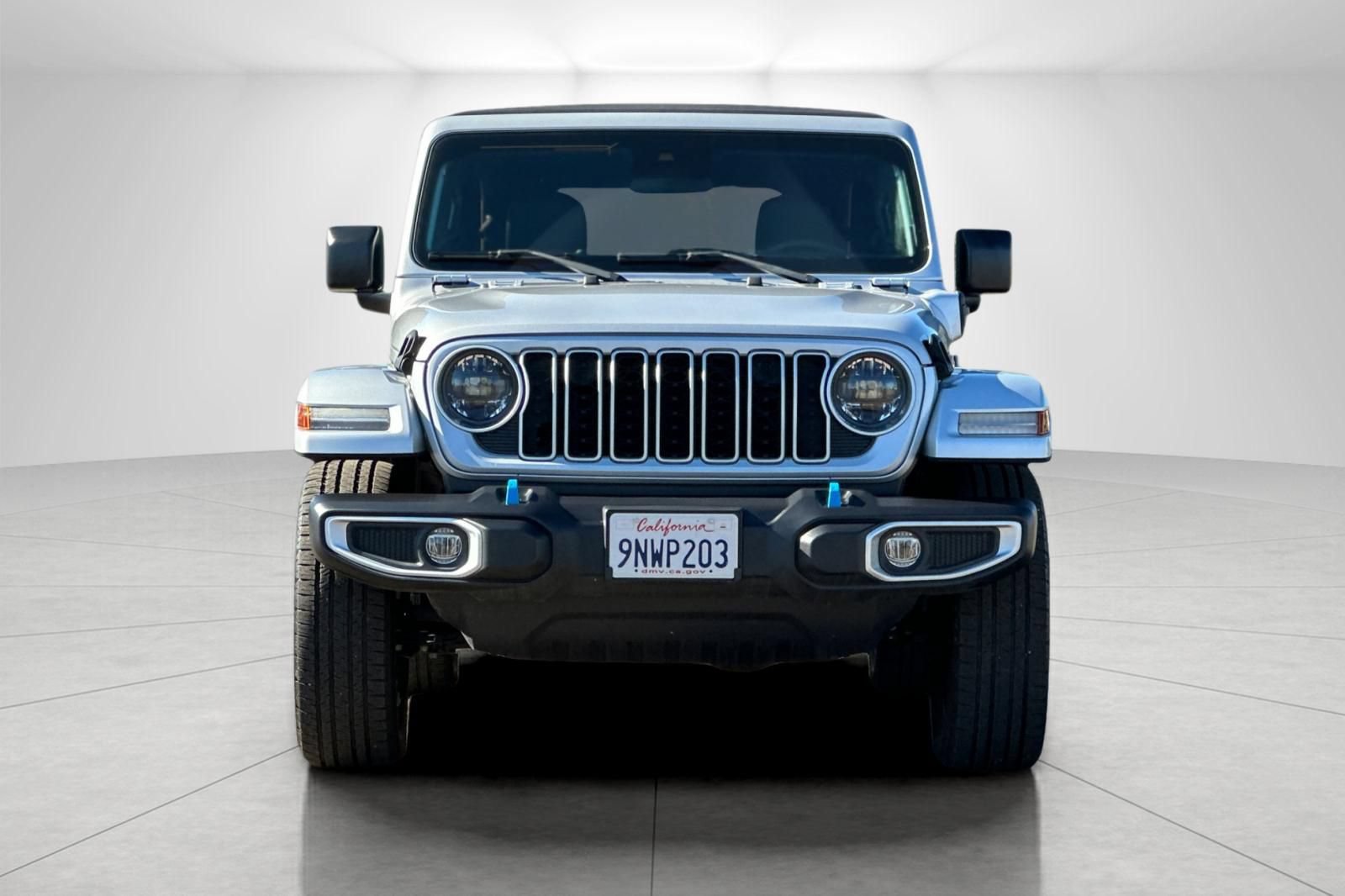Used 2024 Jeep Wrangler Unlimited Sahara AWD/4WD image 8