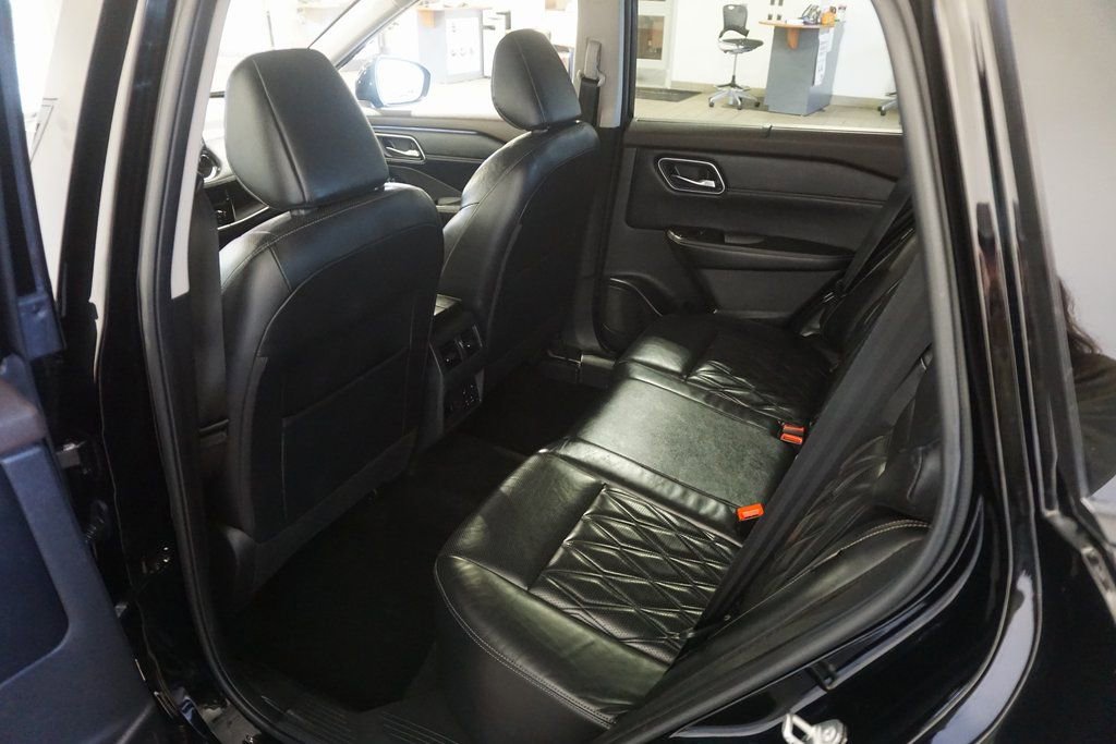 Used 2021 Nissan Rogue Platinum image 26