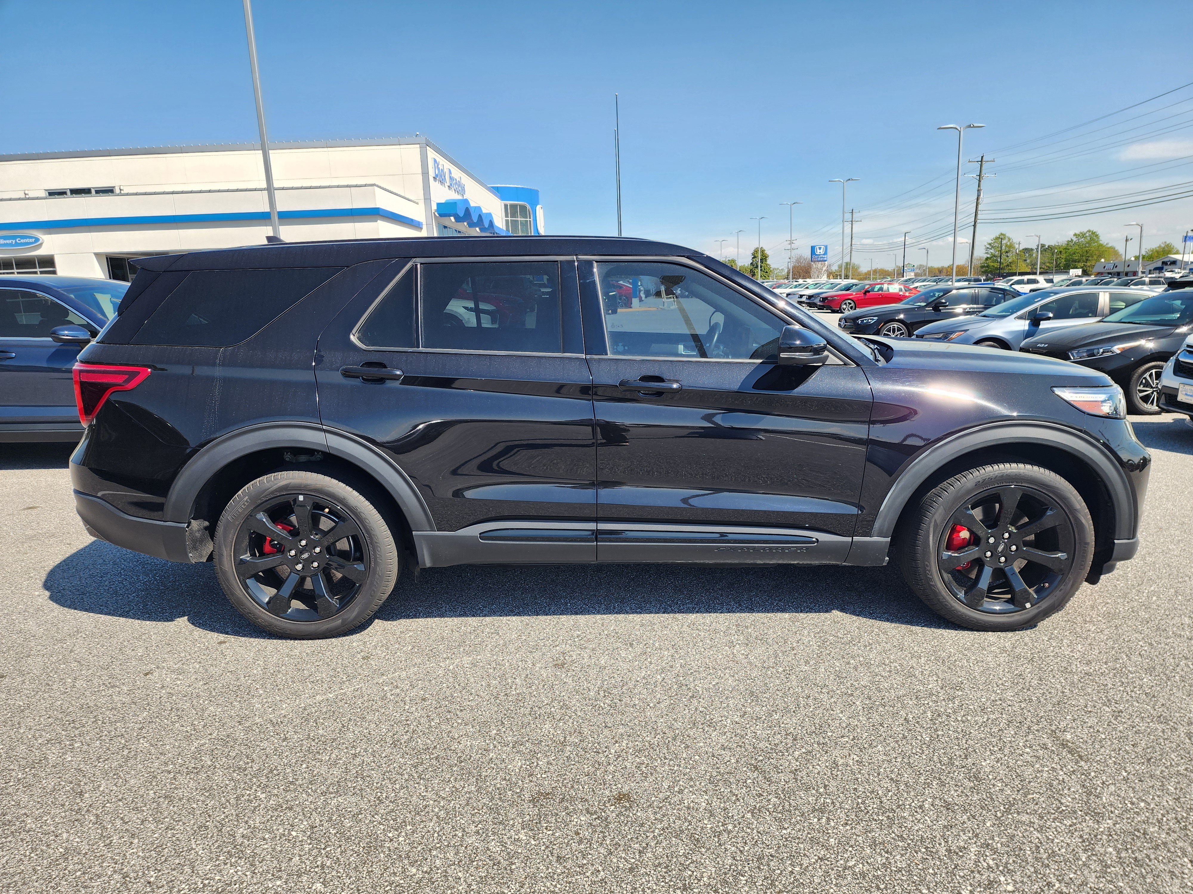 Used 2022 Ford Explorer ST w/ Equipment Group 401A image 3