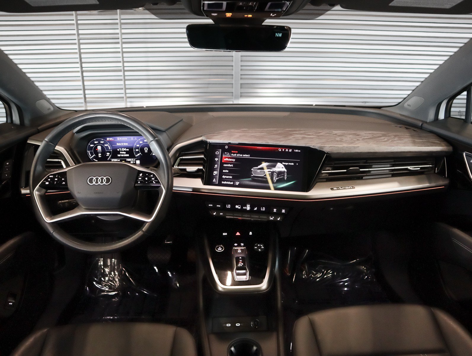 Used 2023 Audi Q4 e-tron Premium Plus AWD/4WD image 8