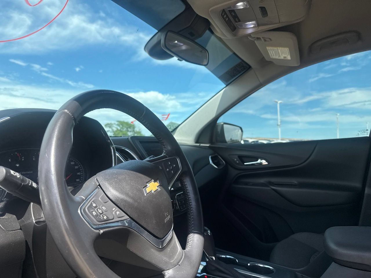 Used 2020 Chevrolet Equinox LT FWD image 37