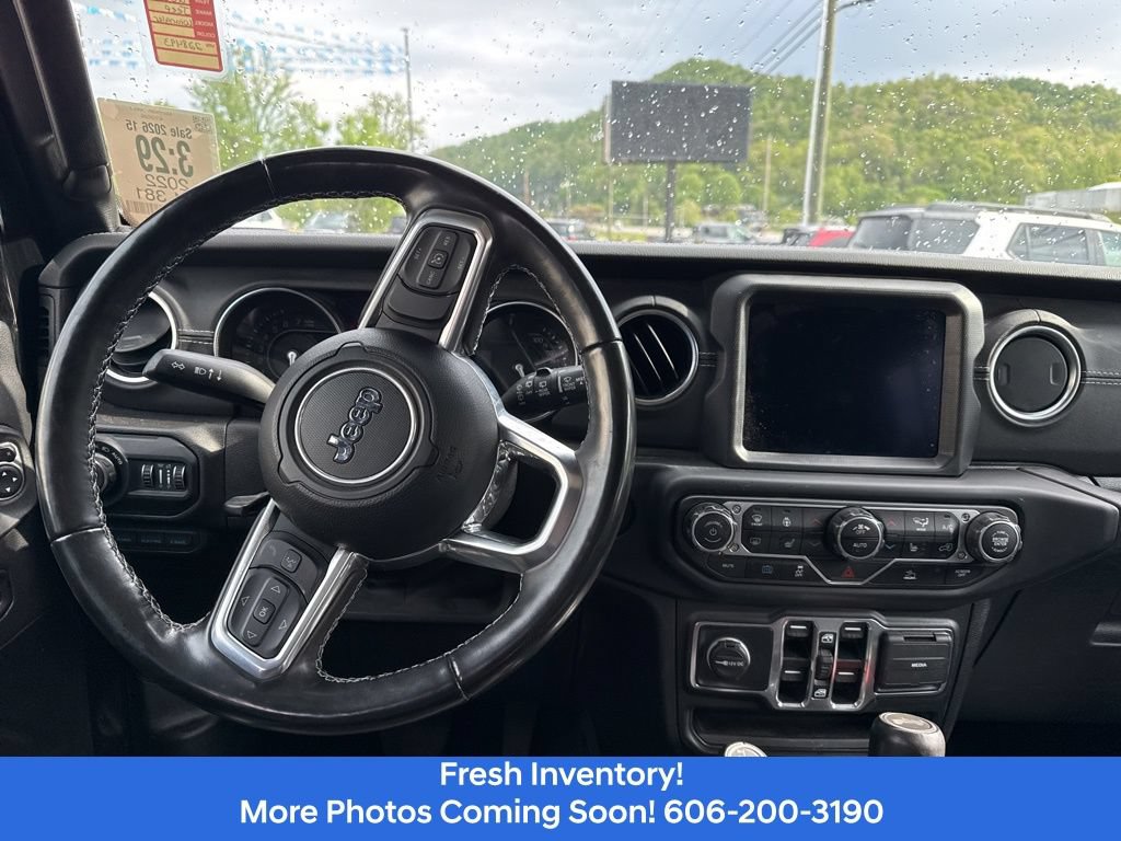 Used 2022 Jeep Wrangler Unlimited Sahara w/ Cold Weather Group AWD/4WD image 8