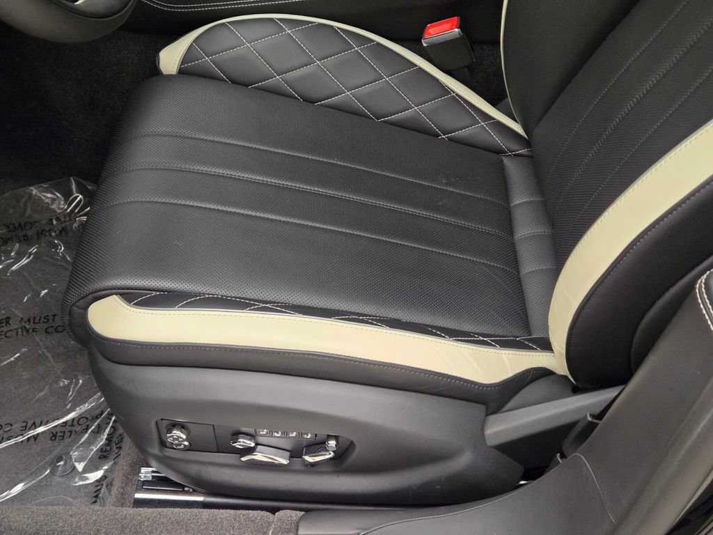 Certified 2024 Bentley Flying Spur W12 AWD/4WD image 33