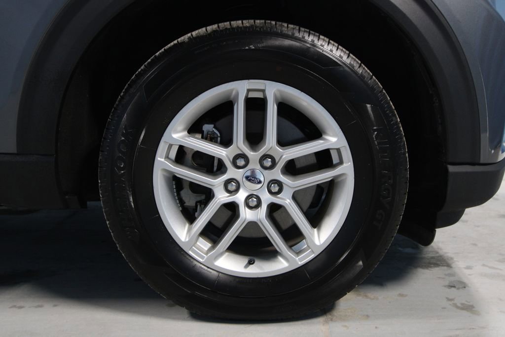 Used 2025 Ford Explorer Active image 32