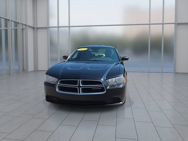Used 2014 Dodge Charger SE RWD image 3