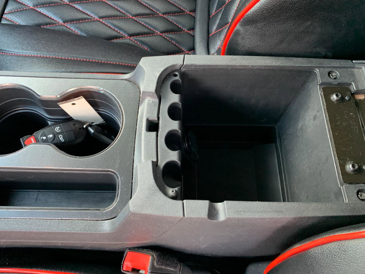 Used 2014 Dodge Challenger SXT RWD image 24