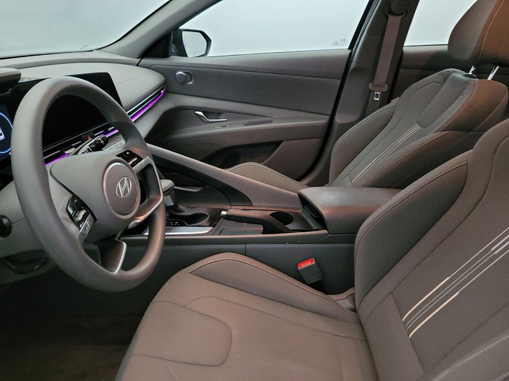 Used 2024 Hyundai Elantra SEL FWD image 17