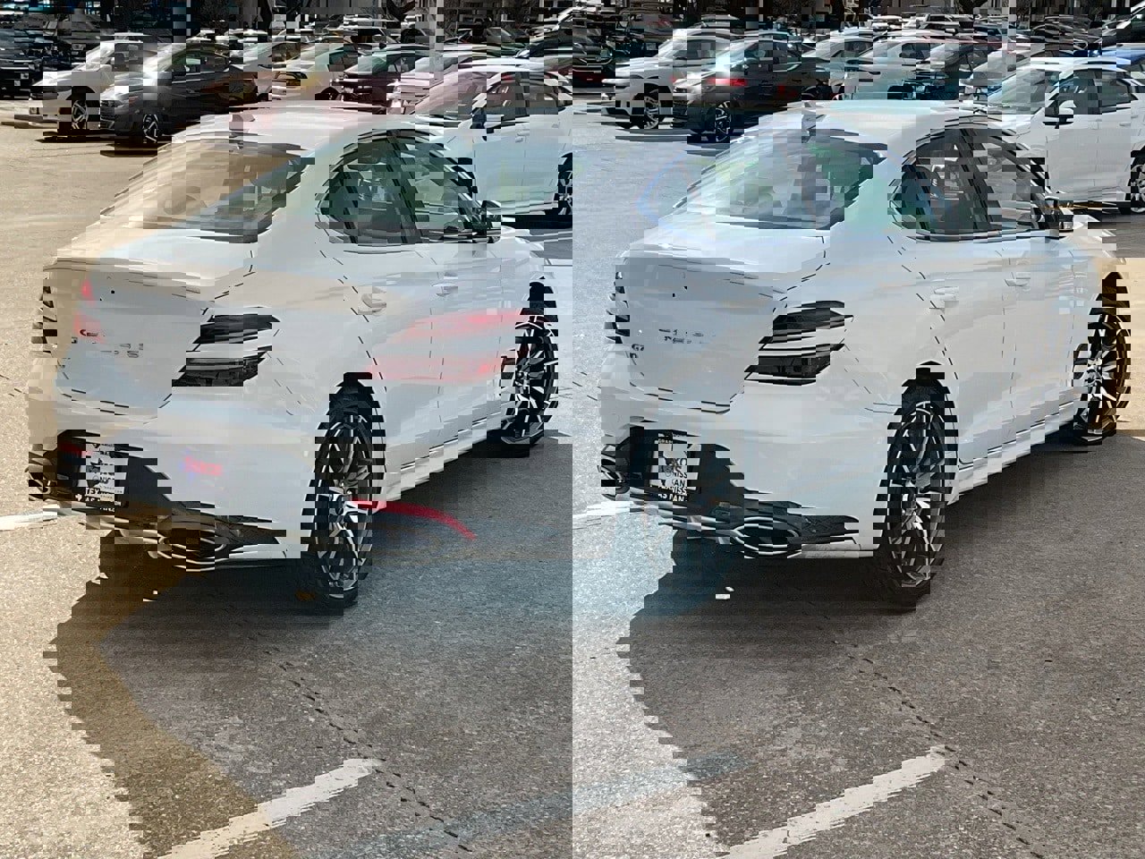 Used 2025 Genesis G70 2.5T image 5