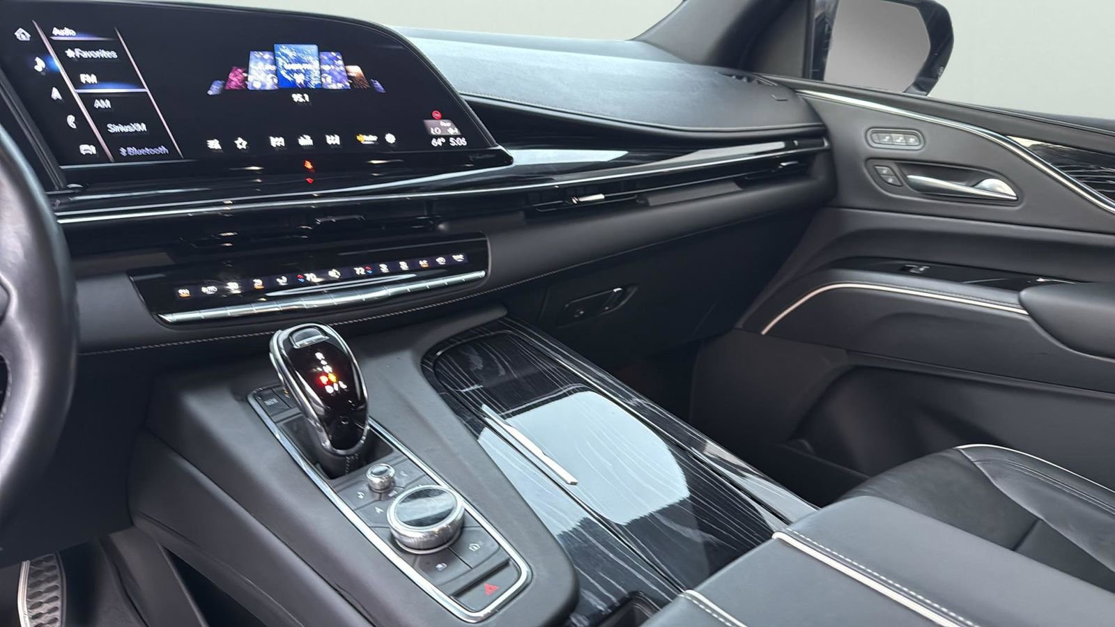 Used 2022 Cadillac Escalade Sport w/ Heavy-Duty Trailer Package image 20