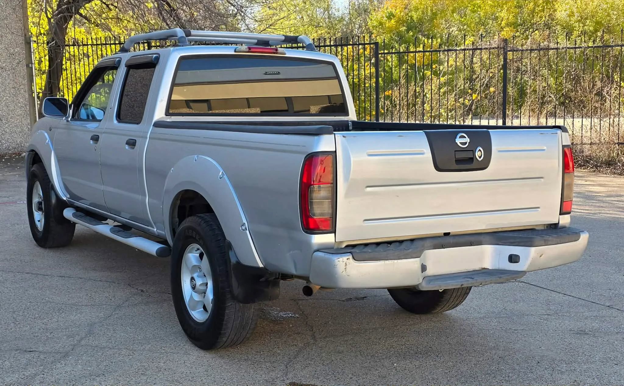 Used 2002 Nissan Frontier SE image 5