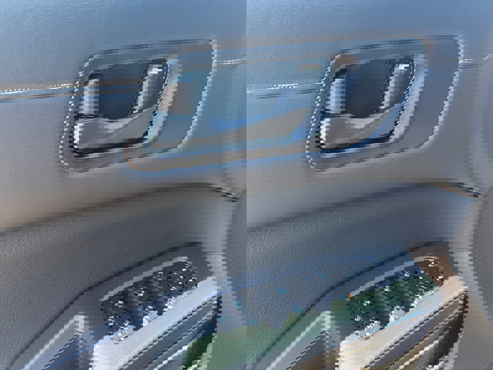 New 2025 Nissan Pathfinder SV w/ Cargo Package image 21